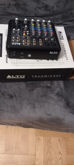 Продавам пулт в перфектно състояние!