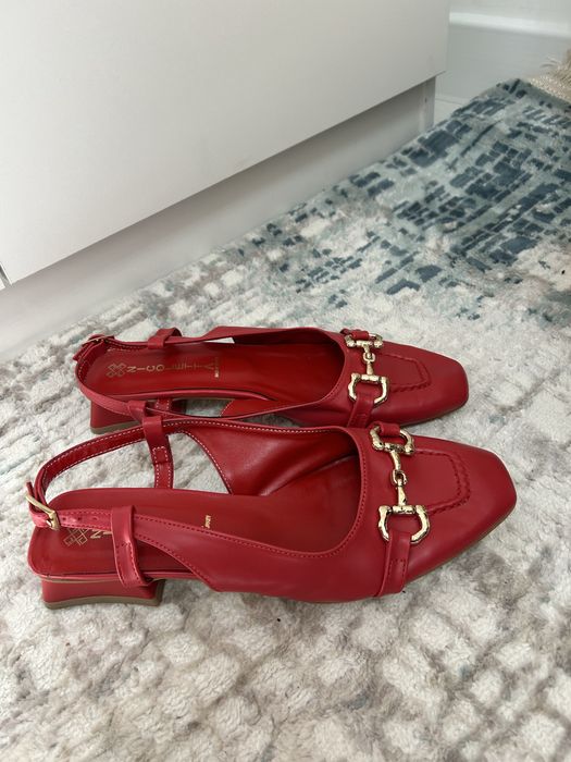 Туфли новое кожанные 40 размер