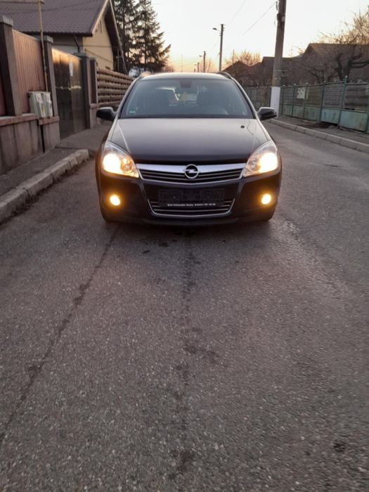 Opel astra 1.6 benzină 116cp,  fab 2010, euro 4,  navigație!