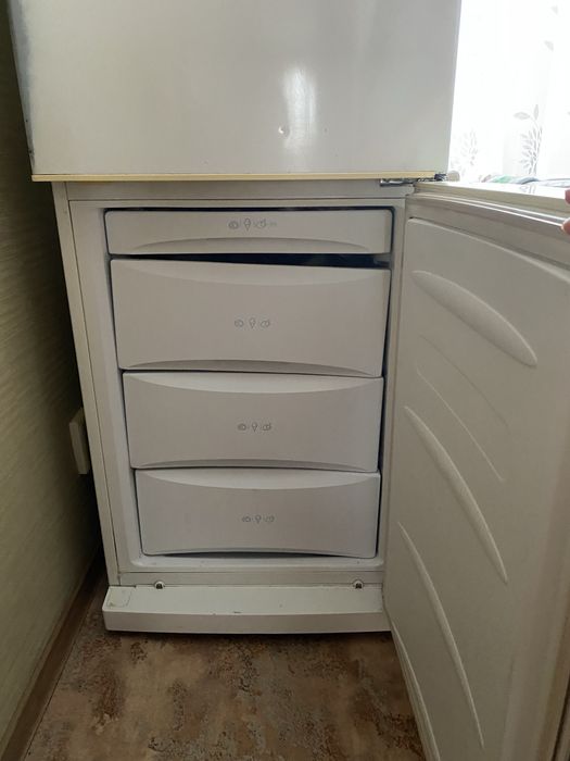 Холодильник 2-х камерный