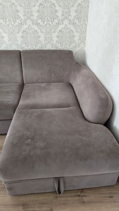 Продам диван 2,83 х 1.78 м