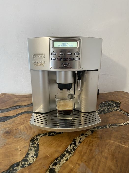 Expresor / espressor delonghi magnifica