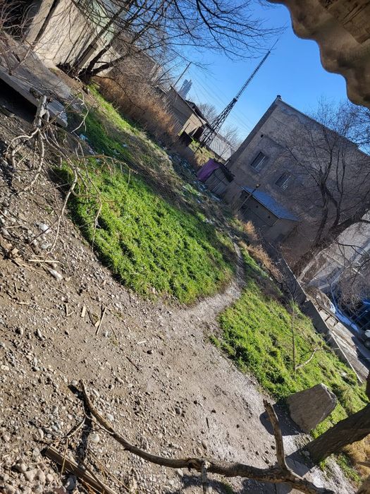 Участок в городе