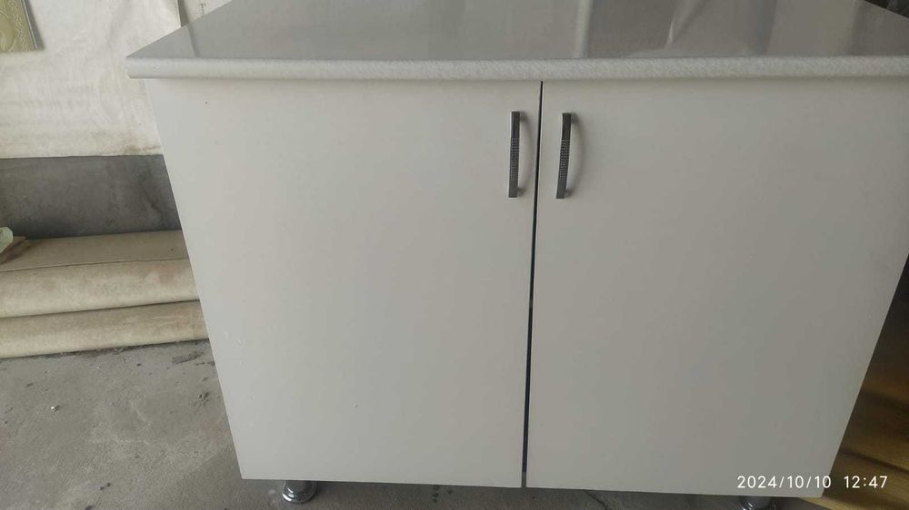 Продаются шкафы и тубмы