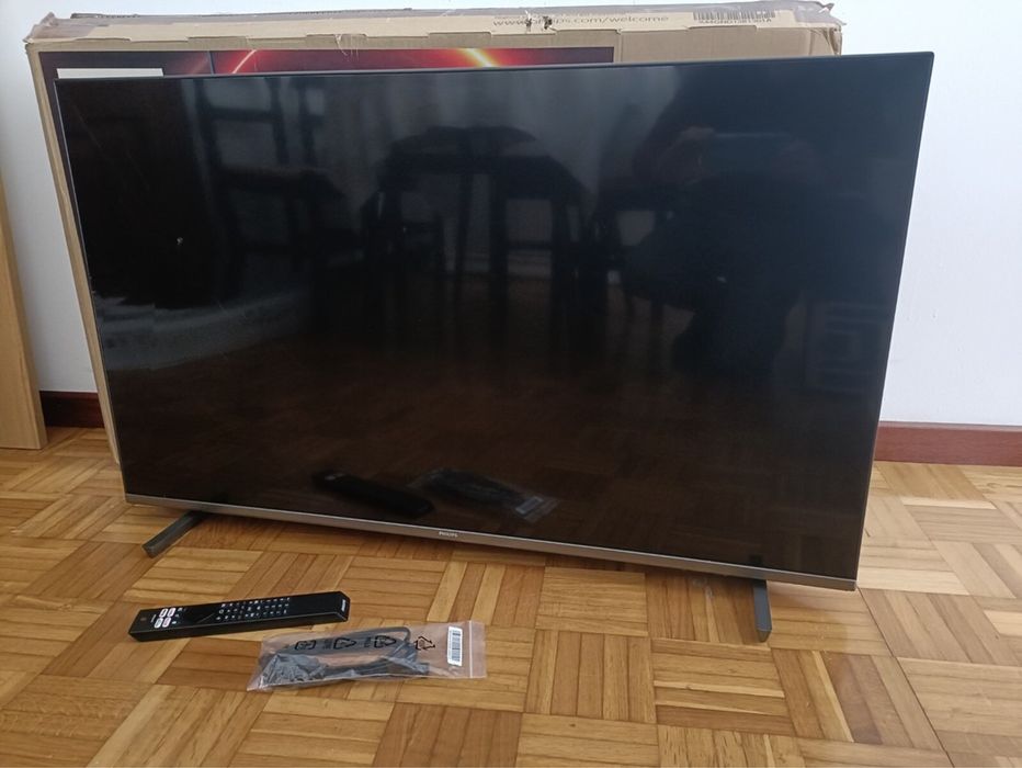 Телевизор PHILIPS Ambilight 43 инча