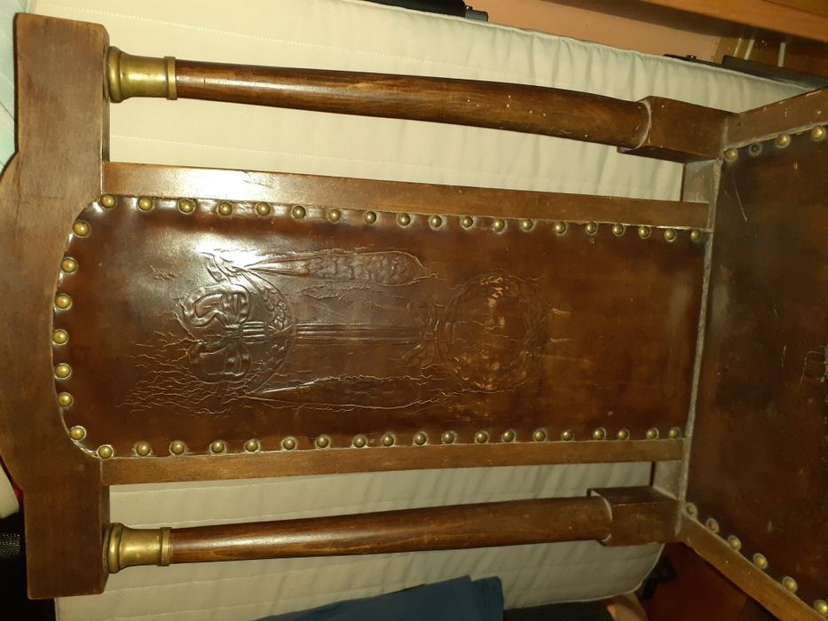 Scaun vechi tapiterie piele cu modele