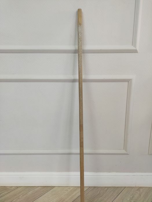 Швабру деревянную продам.