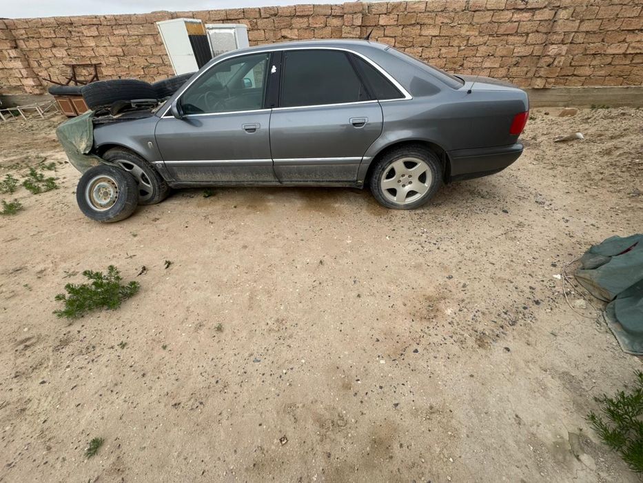 Audi A6-1996года