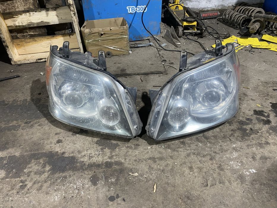 Продам фары ноах