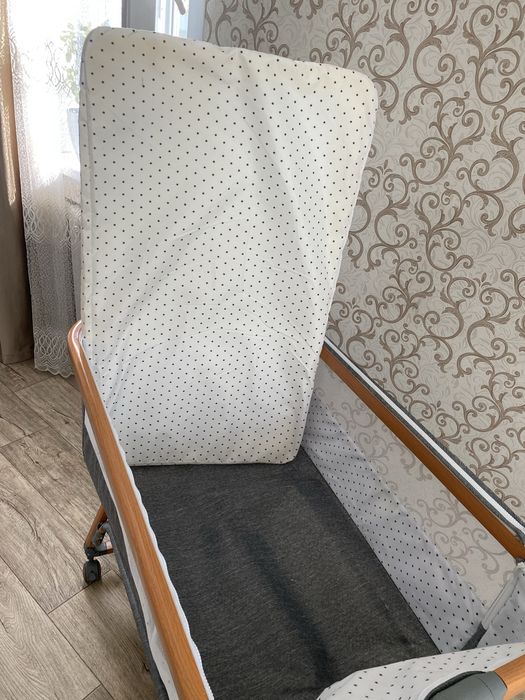 Продам кровать манеж