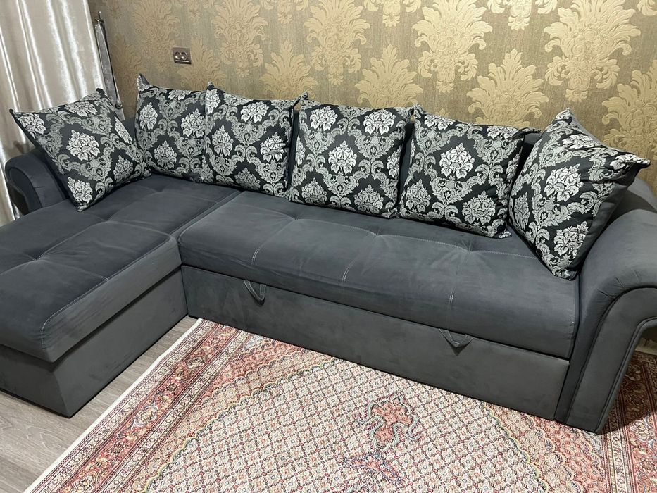 Продаются кресло с диваном