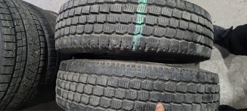 215/70/17,5  продам шины