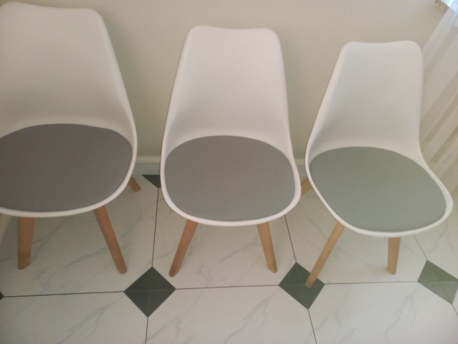 Продам хорошие стулья