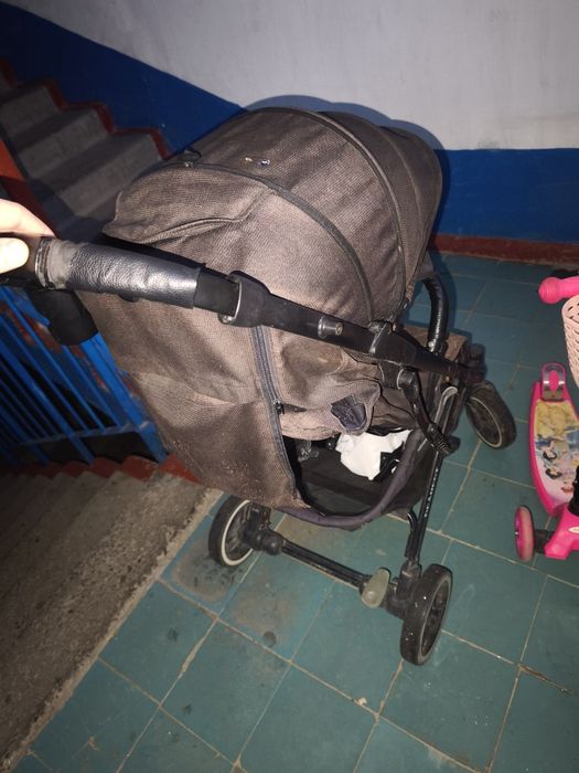 Коляска, прочная хорошая