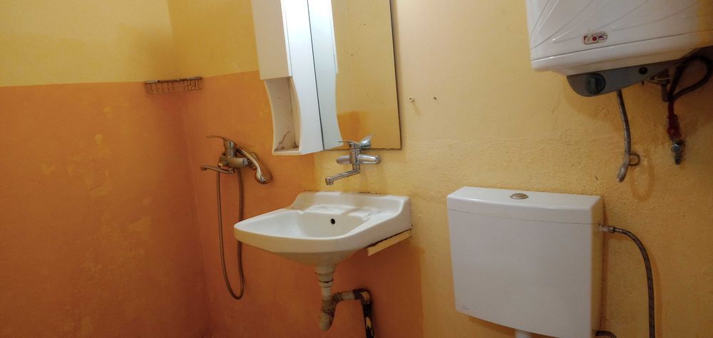 Продава се Тристаен апартамент в Варна, Лятно кино Тракия - 70 кв.м за 1958 €/кв.м - Снимка #4