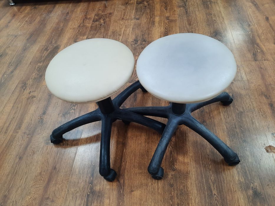 Продам стулья на колёсах для мастеров