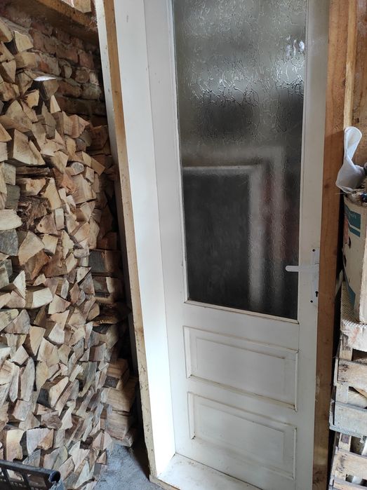 Ușa și geam de lemn