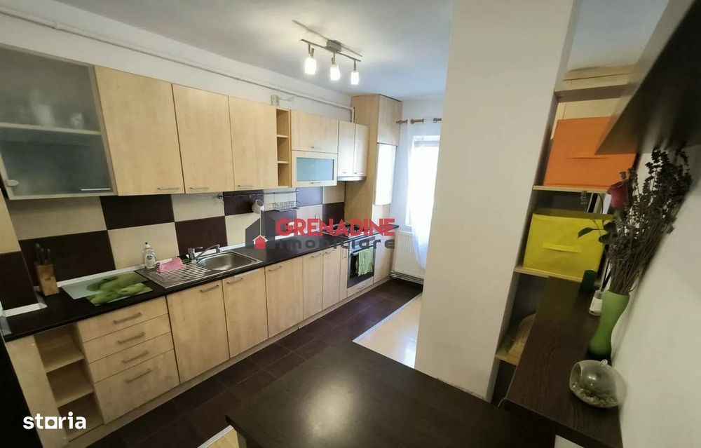 Apartament 2 Camere Decomandat - Parcare Proprie - Zona Racadau