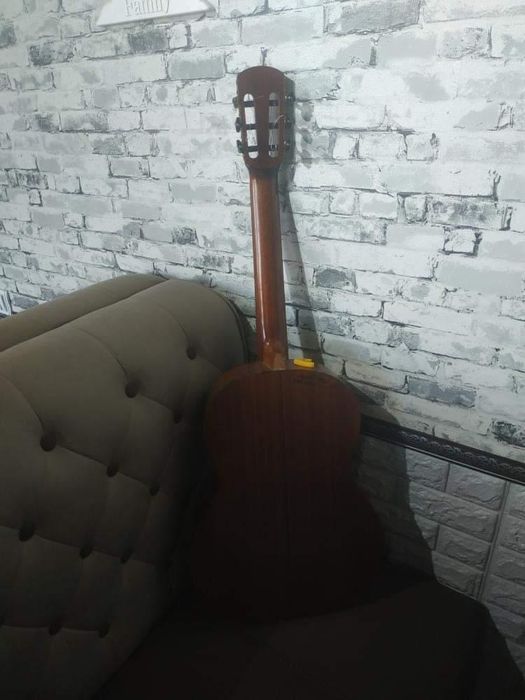 Gitara sotiladi + chexoli