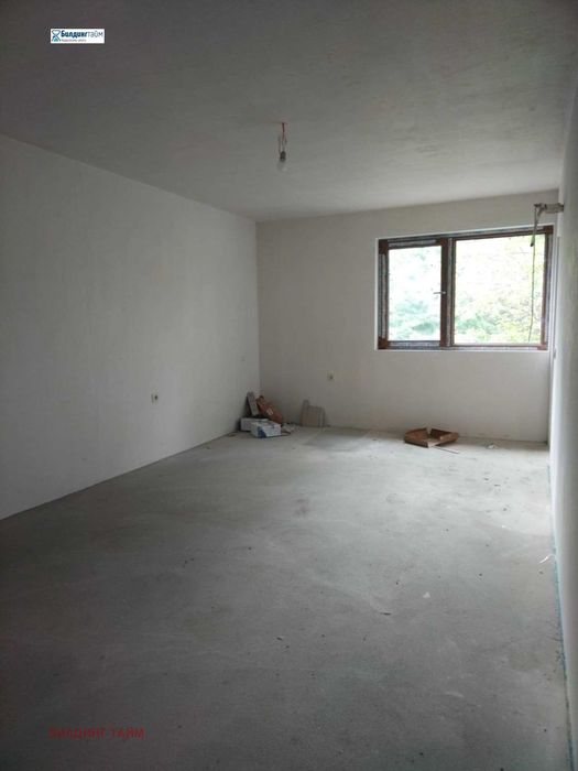 Продава се Тристаен апартамент в Шумен, Добруджански - 101 кв.м за 758 €/кв.м - Снимка #3