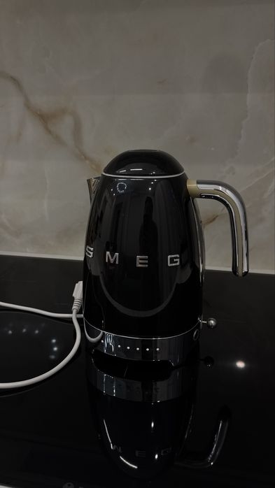 электрический чайник Smeg