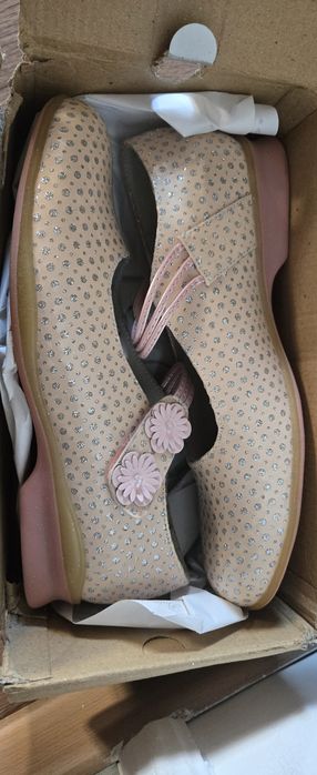 Туфли на девочку 36 разм