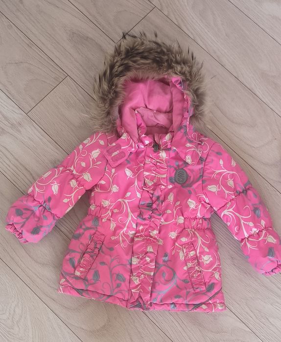 Продам зимнюю куртку Stella's kids для девочки 104 размер
