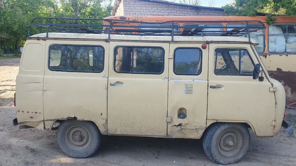 Автомобиль УАЗ Буханка