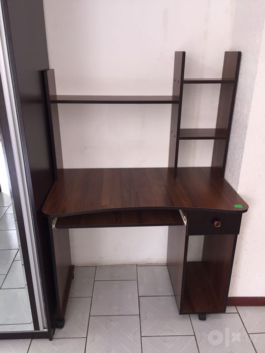 Компьютерный стол (на колесах) 750.000