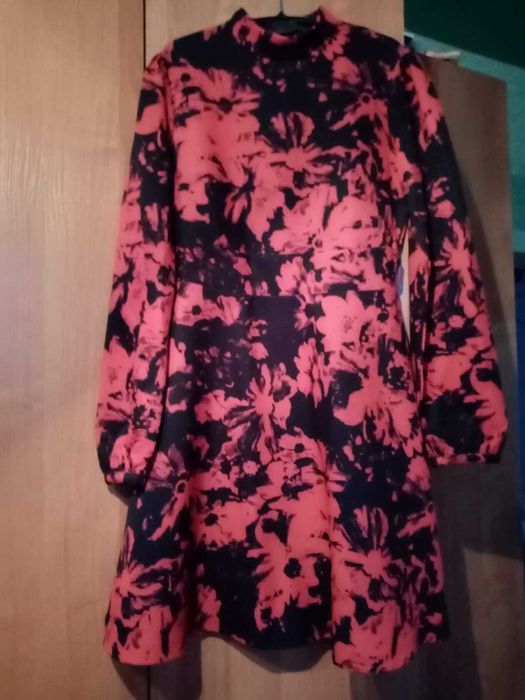 Женские новые  платья.