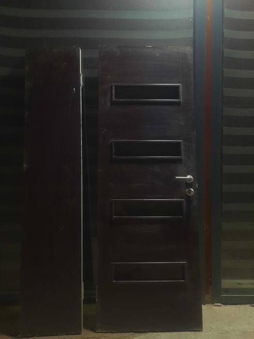 Eshik sotiladi 2 tabaqa