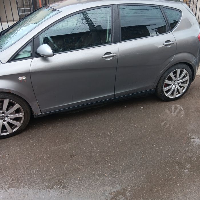 Продавам Сеат алтея