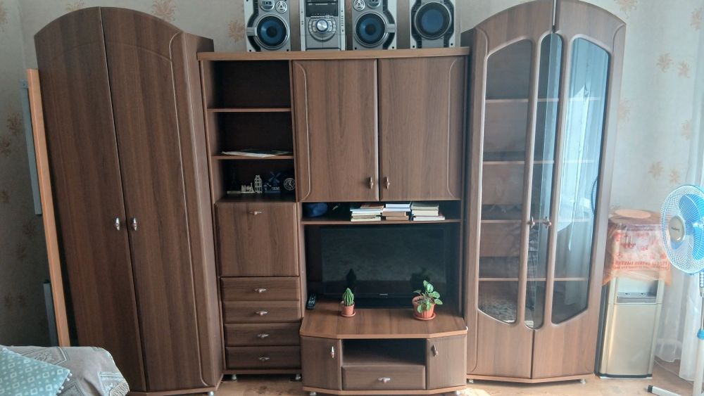 Продам стенку в хорошем состоянии