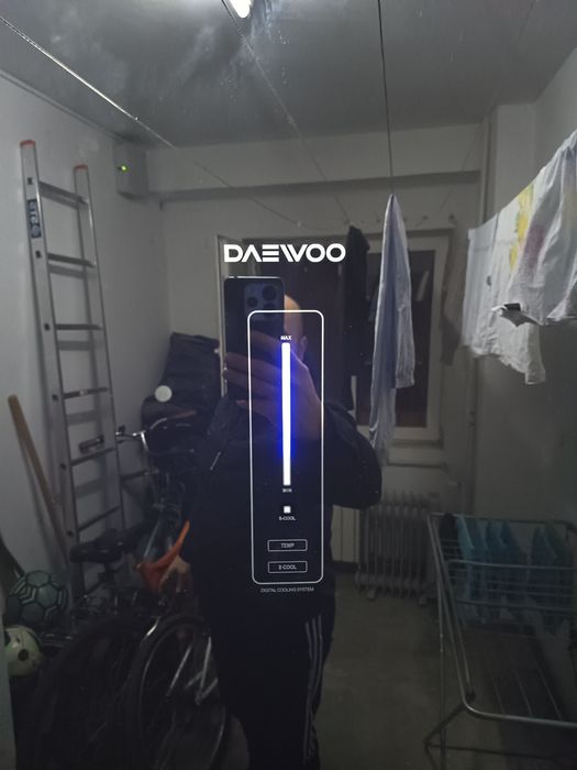 Vând frigider Daewoo