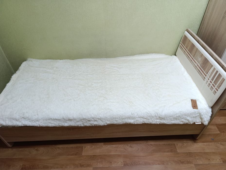 Продается подростковый спальный гарнитур