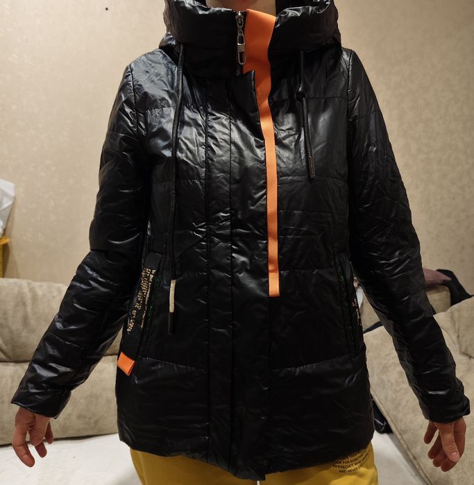 Куртка женская .