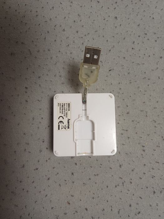 Card reader HAMA in stare buna . Este testat