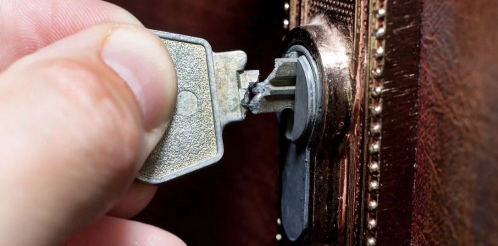 Lacatus profesionit/Locksmith 24h/Deblocari Usi non stop/Usa Bl