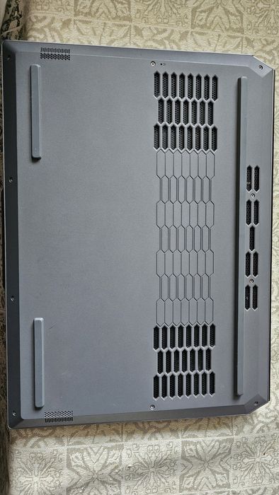 Lenovo LOQ 15IAX9
