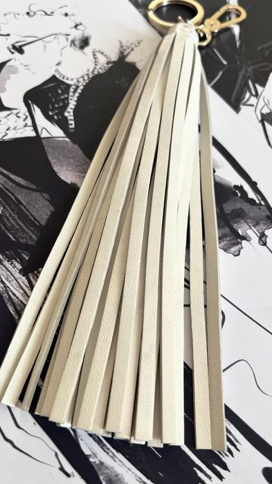 Оригинален ключодържател кожен пискюл Karen Millen