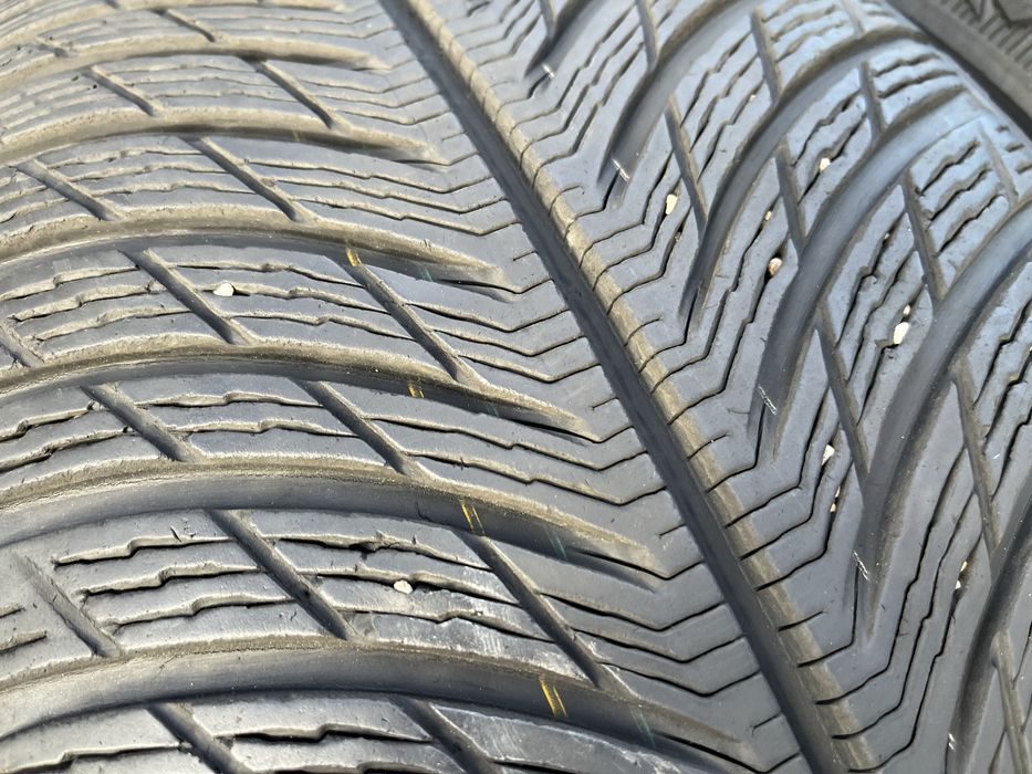 2бр 245/45/19 на 6,4мм с 18дот