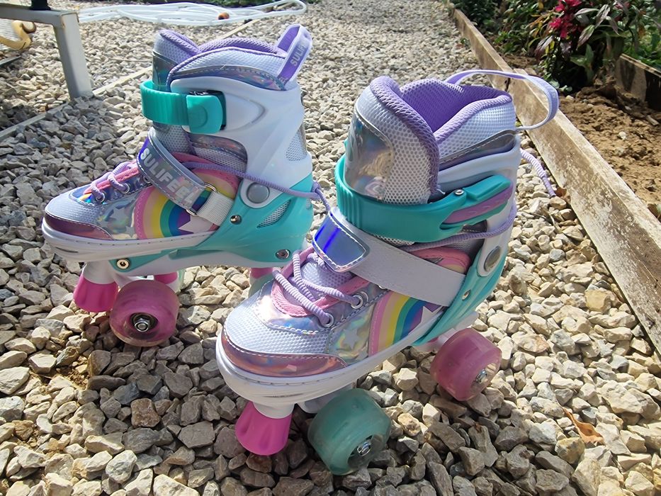 Комплект детски ролери с наколенки и каска