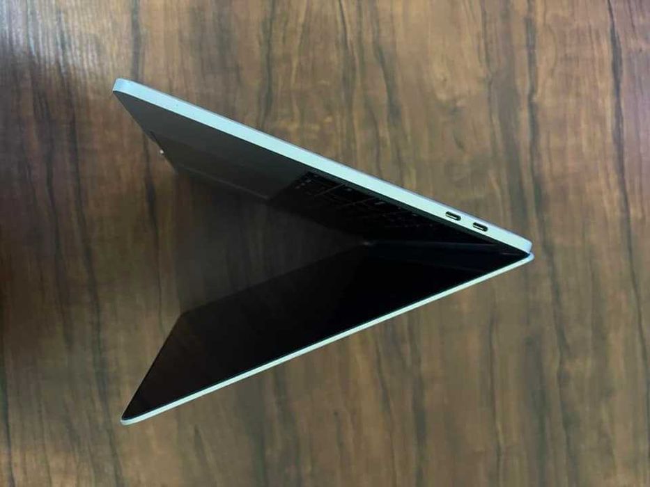 Продам Apple MacBook Pro 2019 Touch Bar
