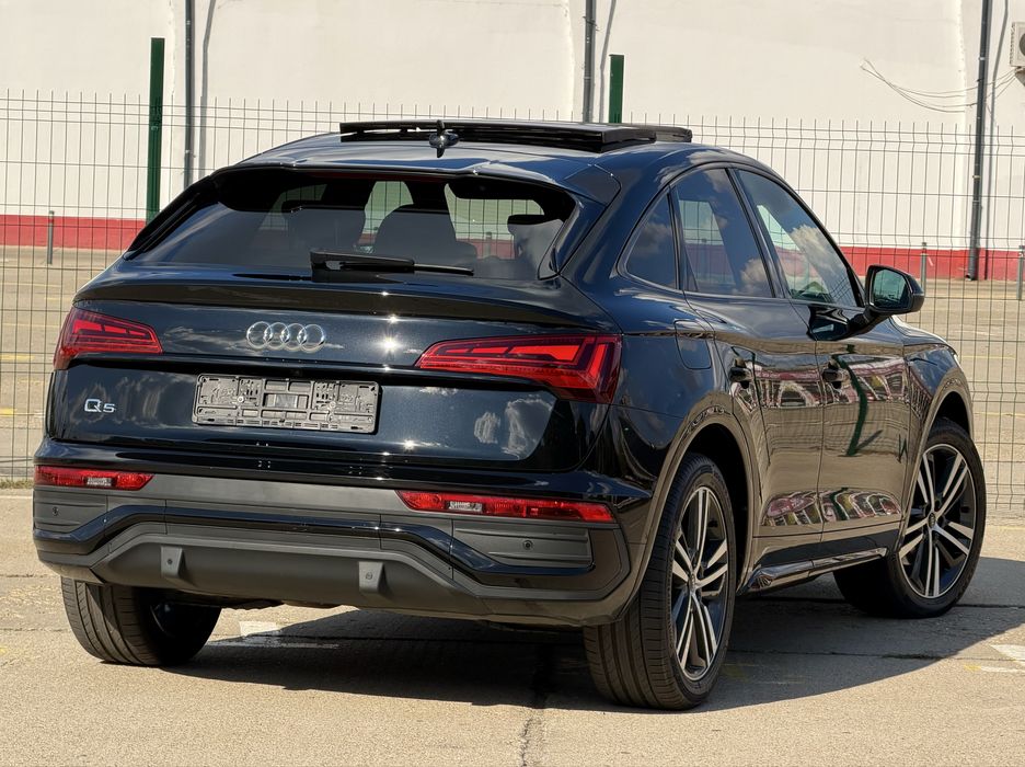 Audi Q5 Coupe / 2022/ Facelift / Sline plus/ Matrix