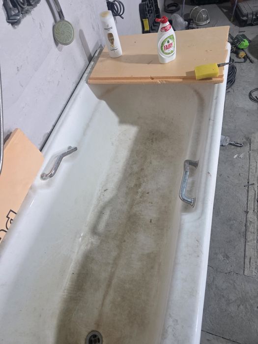 Продам ванную чугунная