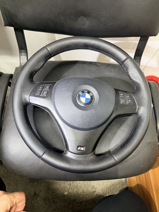 Volan m pachet bmw e90 e91 e92 e93 e87 e81 e82 e88 e84