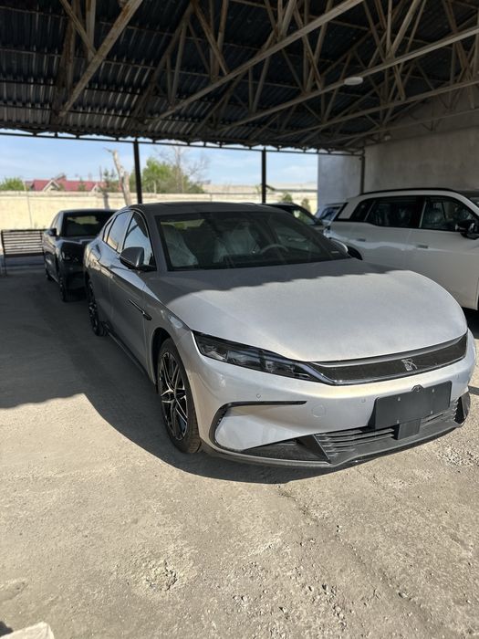 Byd han 635km qora grey yashil gold