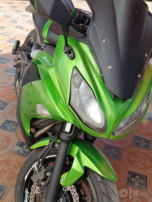 Правильно:

Продаётся мотоцикл Kawasaki ER-6F.