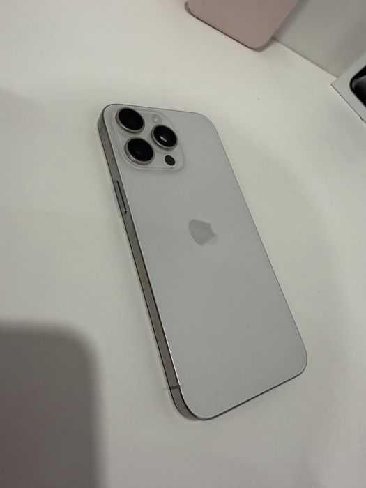 Iphone 15 Promax 256 white titanium 87%baterie