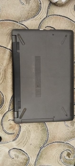 Продаю ноутбук не робочи